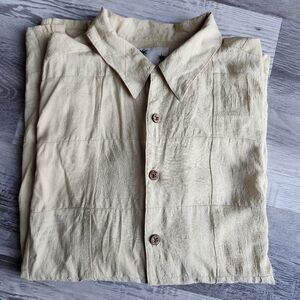 Casual Button-Down Shirt in Light Beige